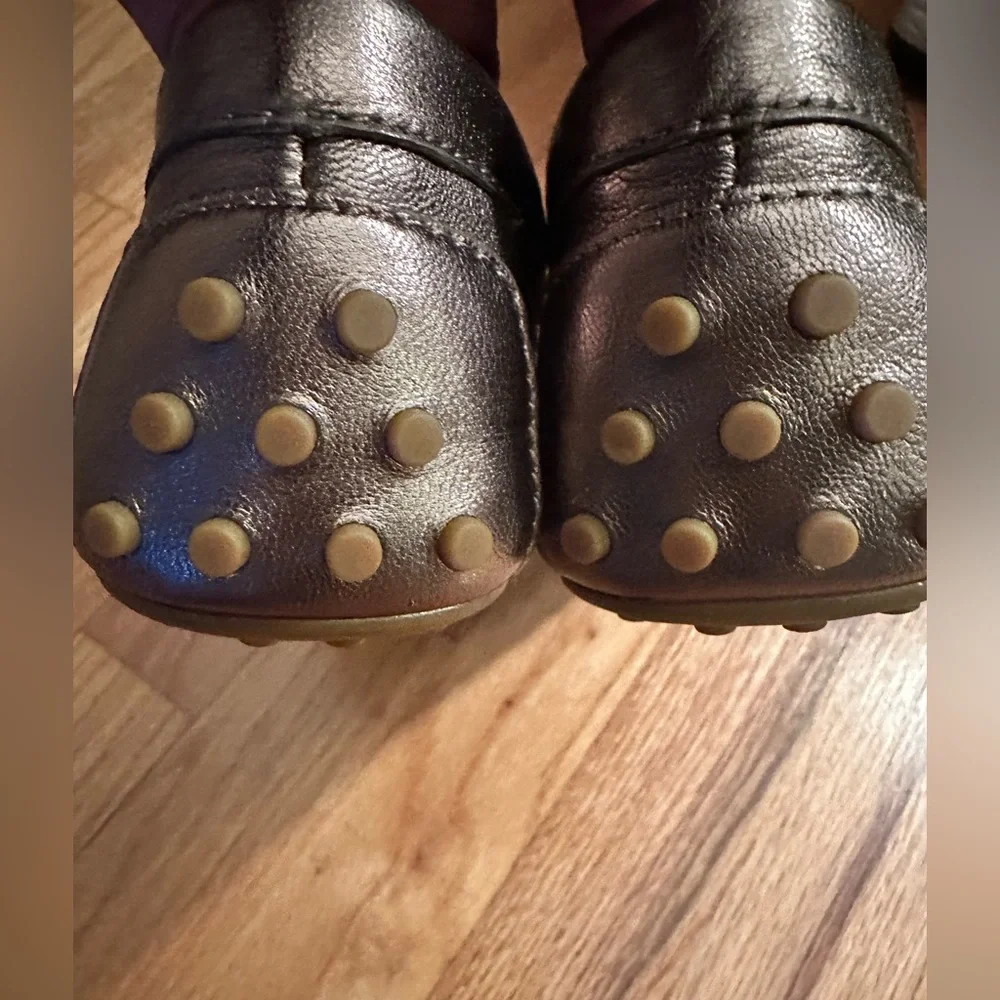 Lauren Ralph Lauren copper colored, slip on loafer. Size 9. - Picture 7 of 7